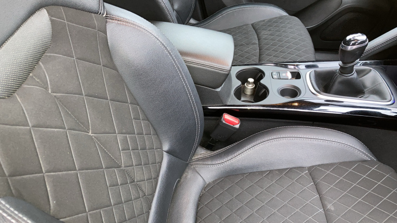 Renault Kadjar 1.5 Blue dCi Iconic 5dr Diesel Hatchback